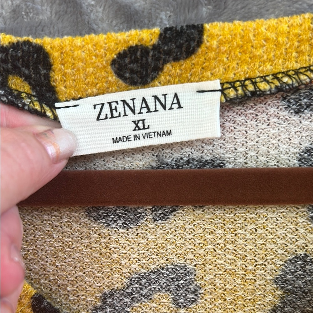 Zenana Outfitters Yellow & Red Leopard Oversized Relaxed Fit - Picture 2 of 5